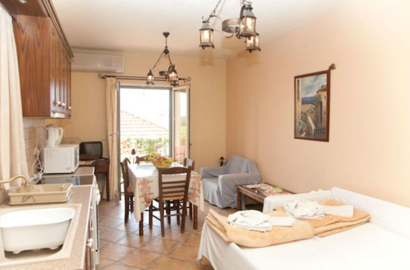 Liocharis Apartments Lourdata  Exteriér fotografie